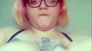 amputada jugando con sus enormes tetas - camara lenta