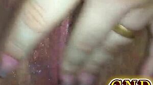 Gostosa com saudade do namorado manda presentinho pra ele