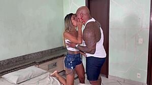 Minha esposa dando pro meu melhor amigo