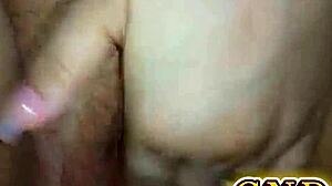Gostosa com saudade do namorado manda presentinho pra ele