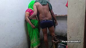 Desi Village Stepmom In Saree Hard Fucked Full Video Hindi Audio