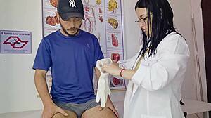 Ops meu pau subiu na frente da enfeira