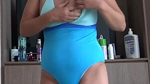 stepmom flashes on beach and makes cock hard 😏