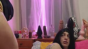 Fisting anal brings intense delight to this curvy milf