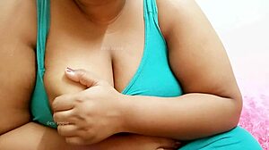 Desi sexy indian aunty