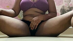 Desi ladki ki choot