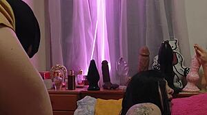 Fisting anal brings intense delight to this curvy milf