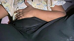 desi bhabhi gets her pussy fingered